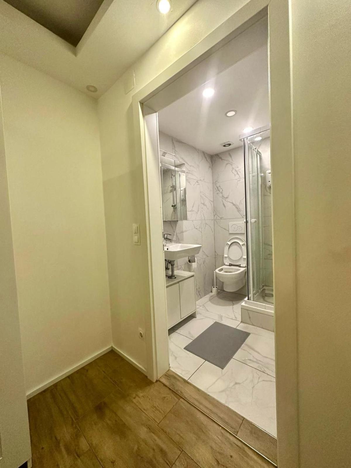 Ar Living Vienna Klosterneuburger Studios Luaran gambar